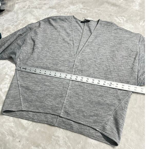 Zara Pullover Sweater Women's Small Gray V-Neck Long Sleeve Ovversized NWT - Picture 7 of 8